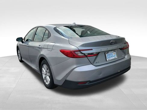 Used 2025 Toyota Camry LE FWD image 4