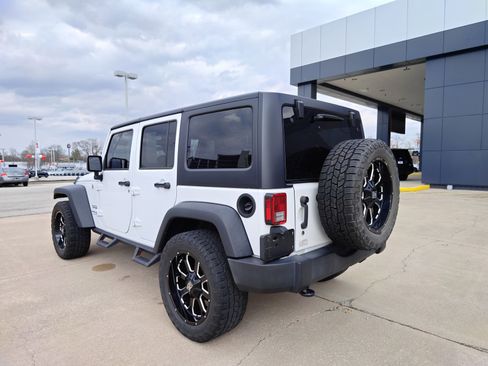Used 2018 Jeep Wrangler Unlimited Sport S image 5