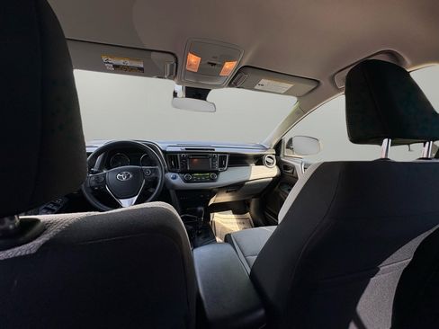 Used 2018 Toyota RAV4 LE Plus image 31