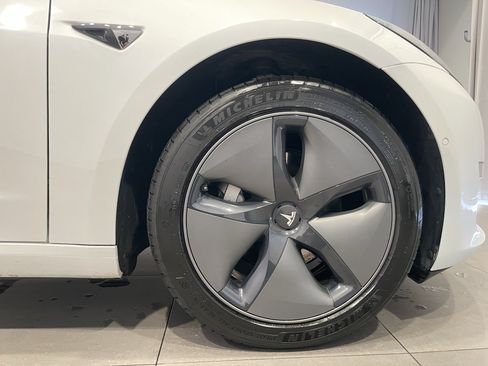 Used 2020 Tesla Model 3 Standard Range Plus RWD image 10