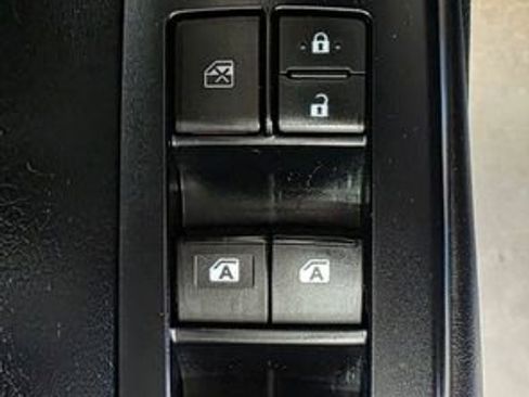 Used 2018 Toyota Highlander XLE image 13