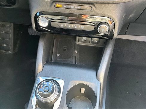Used 2025 Ford Escape Platinum AWD/4WD image 18