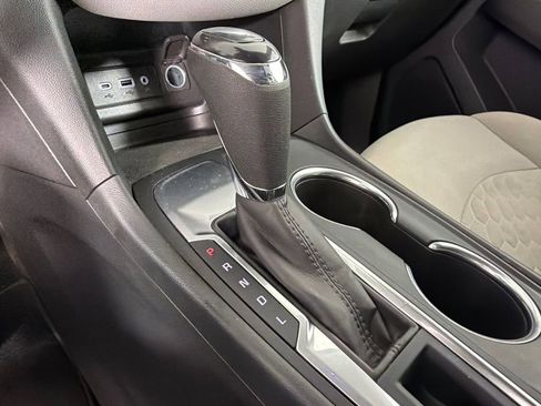 Used 2021 Chevrolet Equinox LT image 32