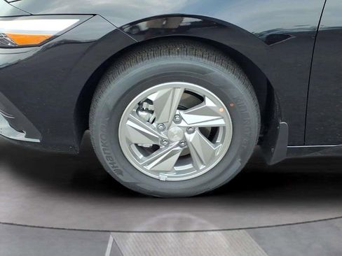 New 2026 Hyundai Elantra SE FWD image 15