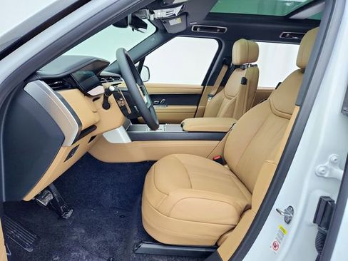 New 2026 Land Rover Range Rover Long Wheelbase SE image 17