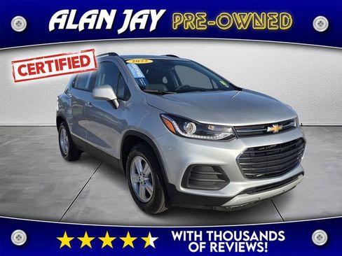 Certified 2022 Chevrolet Trax LT w/ LT Convenience Package image 1