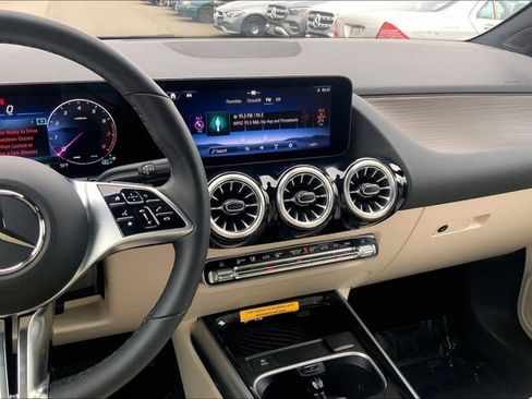 Used 2026 Mercedes-Benz GLA 250 4MATIC image 5