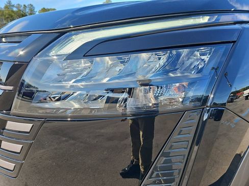 New 2026 Nissan Pathfinder Platinum FWD image 34