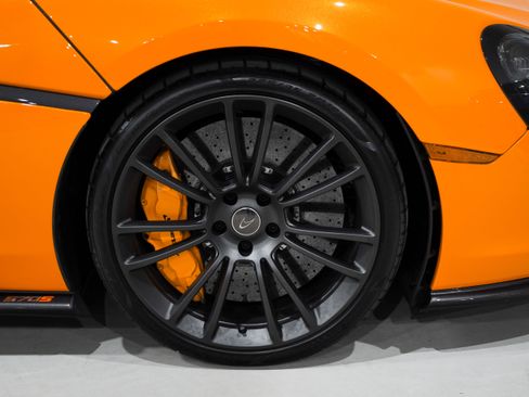 Used 2017 McLaren 570S Coupe RWD image 26