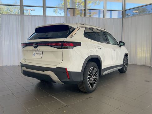 New 2026 Volkswagen Tiguan S image 9