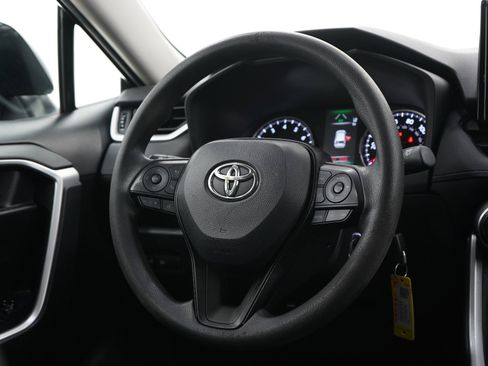 Used 2021 Toyota RAV4 LE AWD/4WD image 14