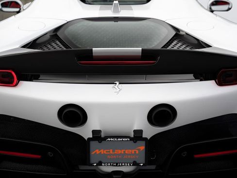 Used 2022 Ferrari SF90 Spider image 29