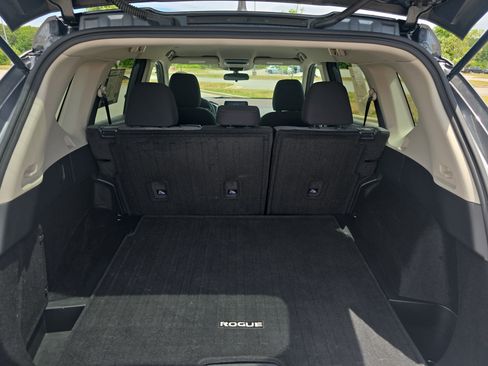 Used 2023 Nissan Rogue SV FWD image 12
