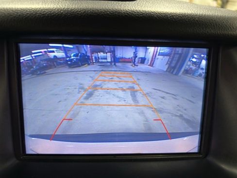 Used 2017 Chevrolet Suburban LT image 17