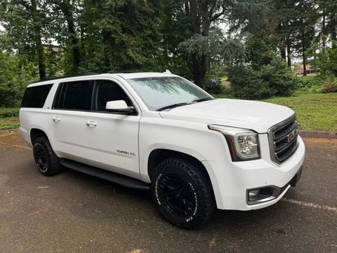 Used 2019 GMC Yukon XL SLT AWD/4WD image 2