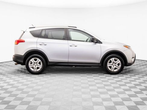 Used 2014 Toyota RAV4 LE image 8