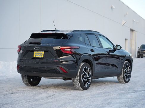 Used 2025 Chevrolet Trax RS w/ Sunroof Package image 3