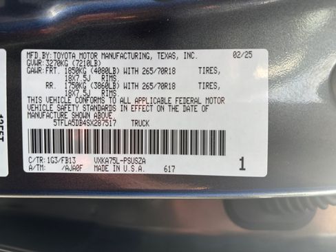 Used 2025 Toyota Tundra SR5 w/ TRD Off-Road Package AWD/4WD image 32
