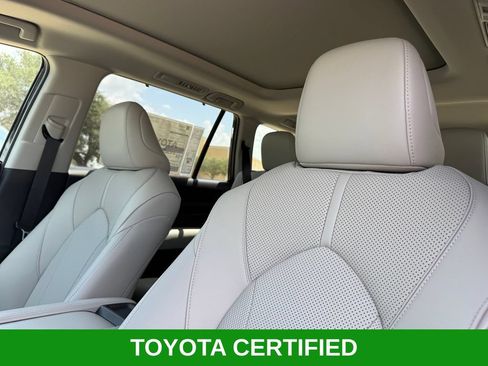 Certified 2026 Toyota Grand Highlander FWD image 11