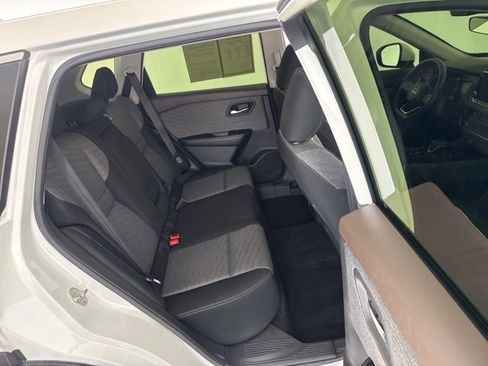 Certified 2023 Nissan Rogue SV image 11