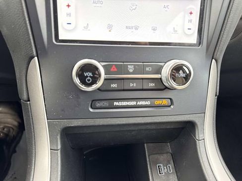 Used 2022 Ford Edge SEL image 19