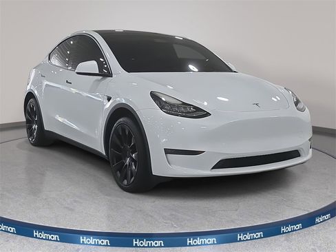 Used 2023 Tesla Model Y Long Range image 8