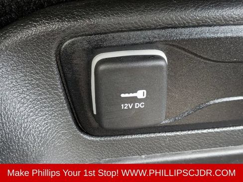 Certified 2026 Chrysler Pacifica Select FWD image 21