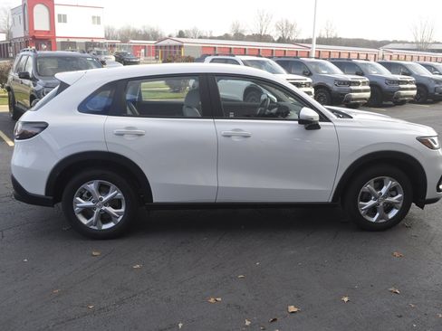 Certified 2025 Honda HR-V LX image 8