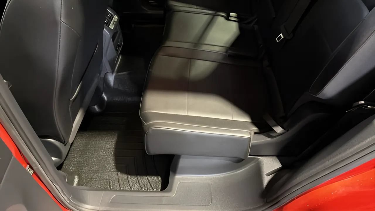 Used 2018 Volkswagen Tiguan SEL FWD image 16