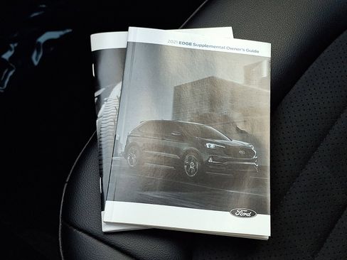 Used 2021 Ford Edge ST-Line w/ Class II Trailer Tow Package image 26