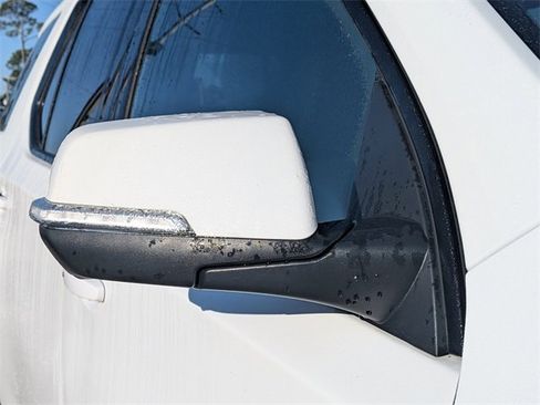 Used 2023 Chevrolet Traverse RS image 10