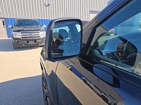 Used 2019 Jeep Grand Cherokee Altitude AWD/4WD image 8