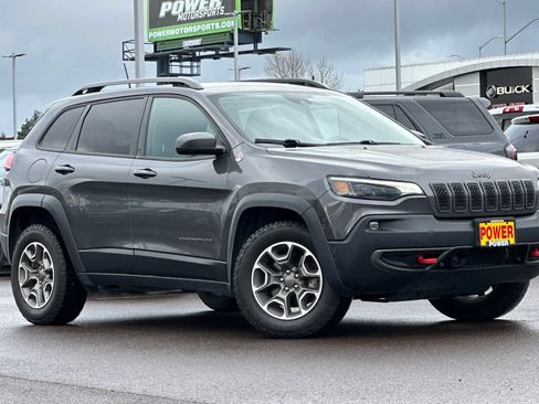 Used 2020 Jeep Cherokee Trailhawk w/ Technology Group AWD/4WD image 2
