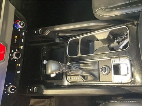 Used 2020 Kia Telluride S FWD image 19