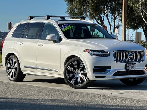 Used 2020 Volvo XC90 T8 Inscription image 2