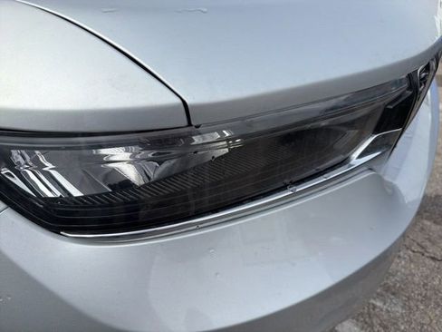 Used 2024 Jeep Grand Cherokee L Limited w/ Luxury Tech Group II image 8