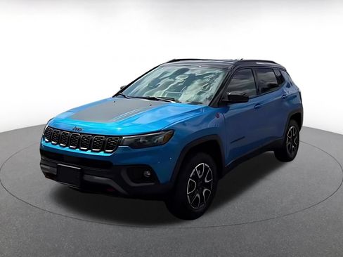 Used 2025 Jeep Compass Trailhawk AWD/4WD image 6
