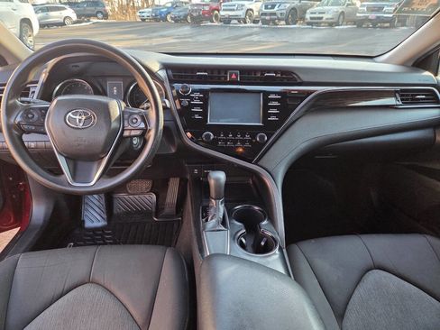Used 2019 Toyota Camry L image 21