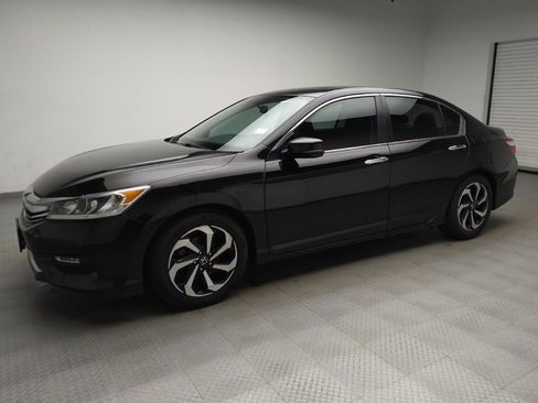 Used 2016 Honda Accord EX image 2