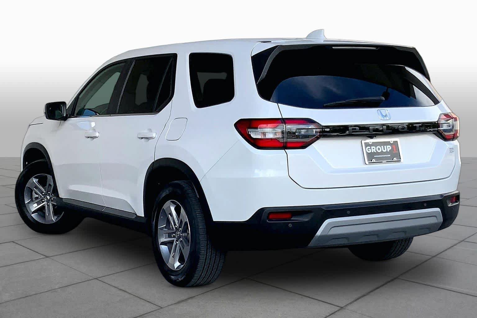 Used 2025 Honda Pilot EX-L image 12