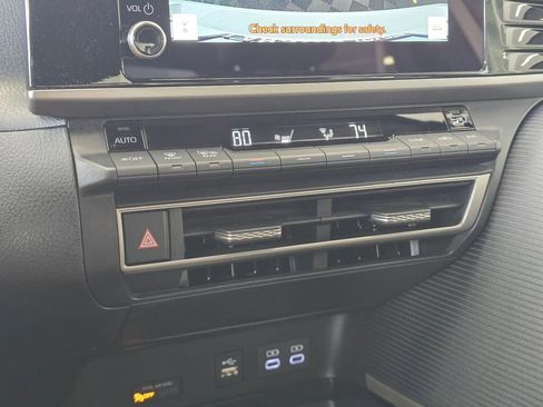 Used 2025 Toyota Camry SE image 80