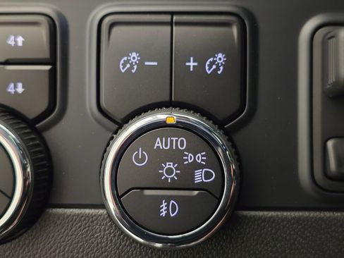 New 2025 Chevrolet Suburban Z71 w/ Z71 Off-Road Package image 9