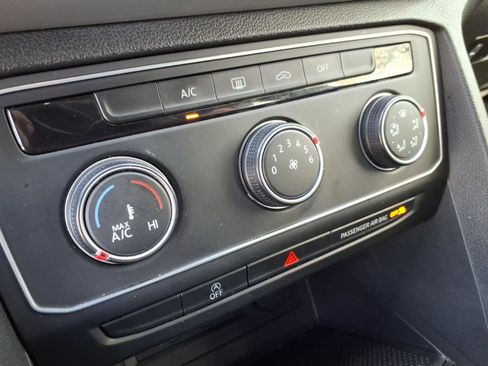 Certified 2021 Volkswagen Atlas Cross Sport S image 32