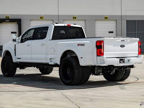 Used 2026 Ford F450 Lariat w/ FX4 Off-Road Package image 11