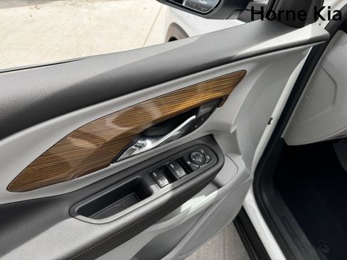 Used 2021 GMC Terrain SLE w/ Driver Convenience Package image 9