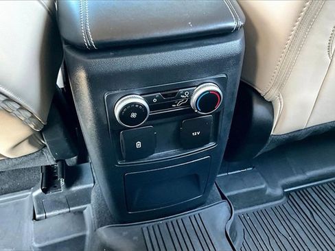 Used 2022 Ford Explorer XLT w/ Equipment Group 202A image 10