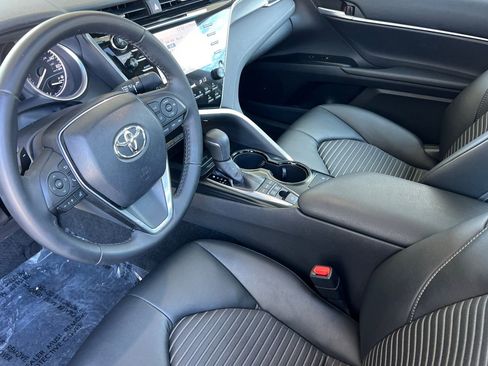 Used 2018 Toyota Camry SE w/ Audio Package image 10