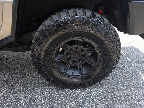 Used 2003 HUMMER H2 w/ Preferred Equipment Group AWD/4WD image 13