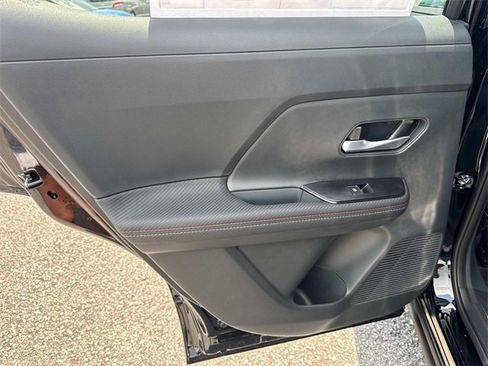 New 2025 Nissan Kicks SR image 14