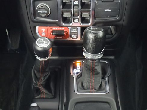 Used 2022 Jeep Gladiator Rubicon w/ LED Lighting Group AWD/4WD image 28